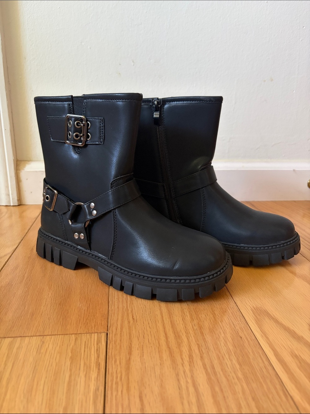FabKids Black Chunky Lug Combat Boots with Buckle Straps size 4